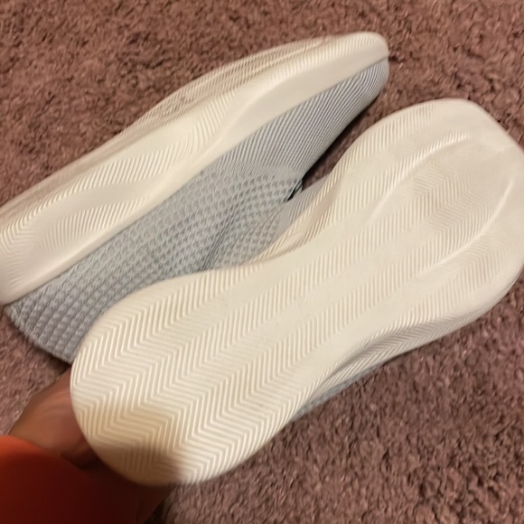 Sketchers Memory Foam - Picture 4 of 4
